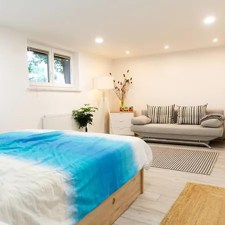 Family Ma-rich With Free Parking Apartment